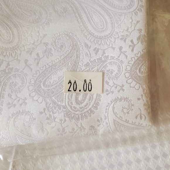 ST. PATRICK WHITE PAISLEY MENS DRESS VEST SIZE XS NWOT - Picture 8 of 9